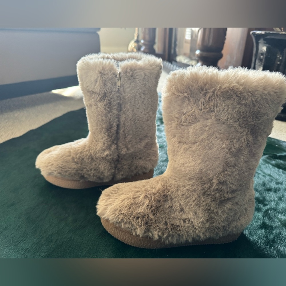 Zara Kids Tan Furry Boots